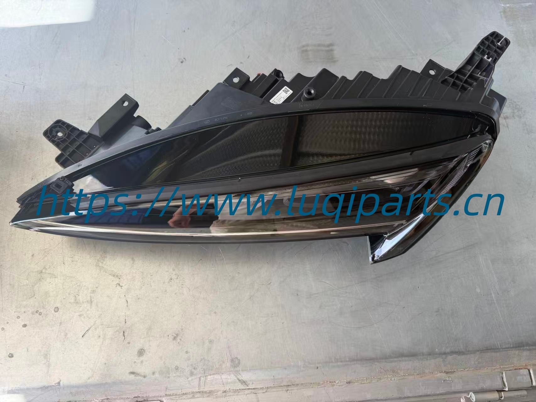 13936492-00 \ UKEA-4121010 Front left headlight Byd Sea Lion 07