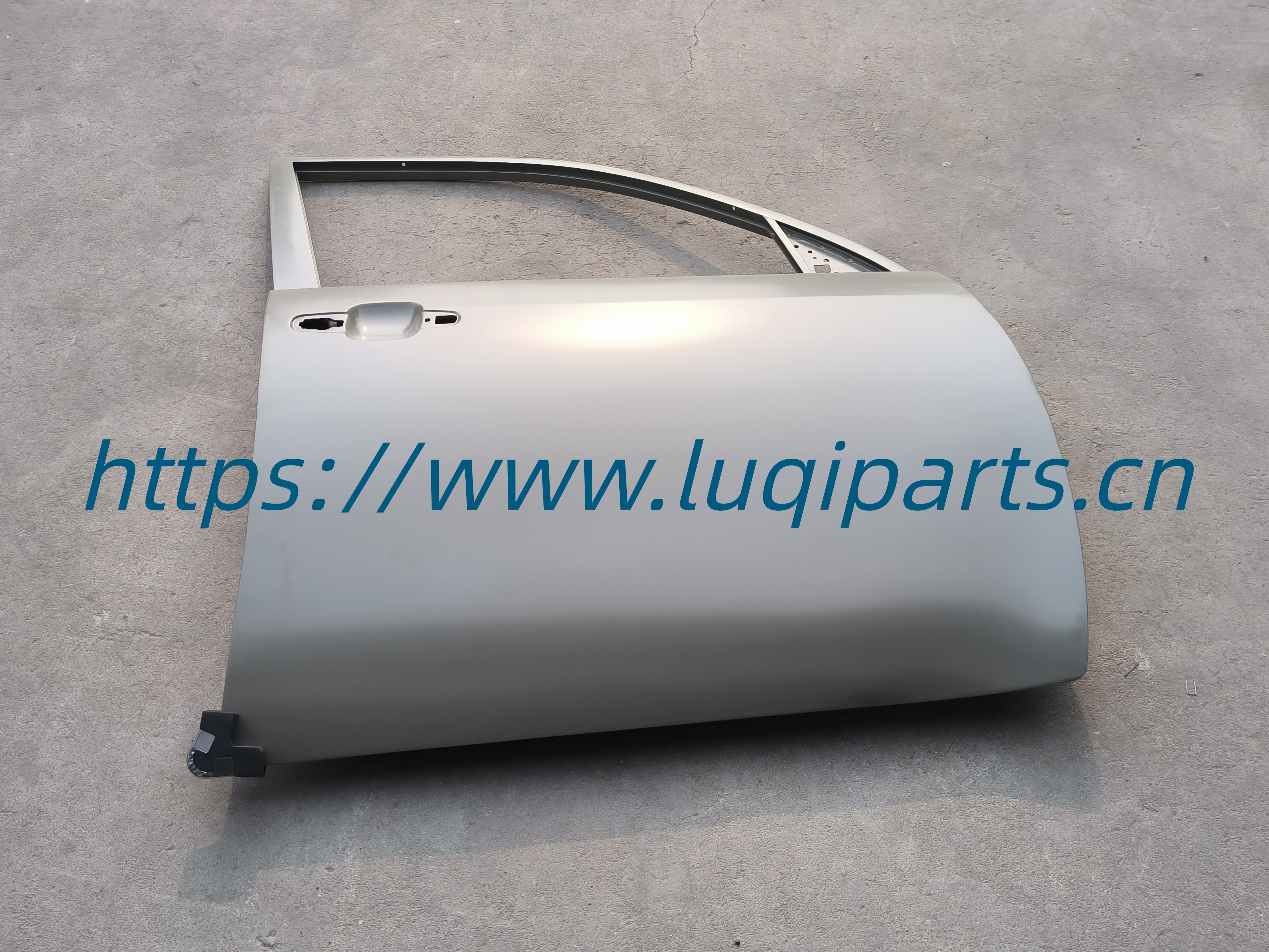 T11-6101020-DY Front right door CHERY Tiggo